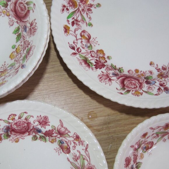 8 Johnson Bros WINSOR WARE Dishes "Margaret Rose" Made in England - Picture 2 of 6